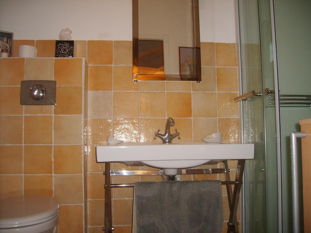 Le Clos Martin Eyragues Room photo